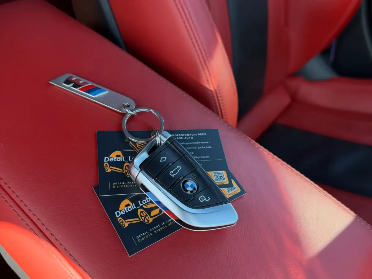 Čištění interiéru BMW M3 · Zárubice (okres Třebíč) (3)