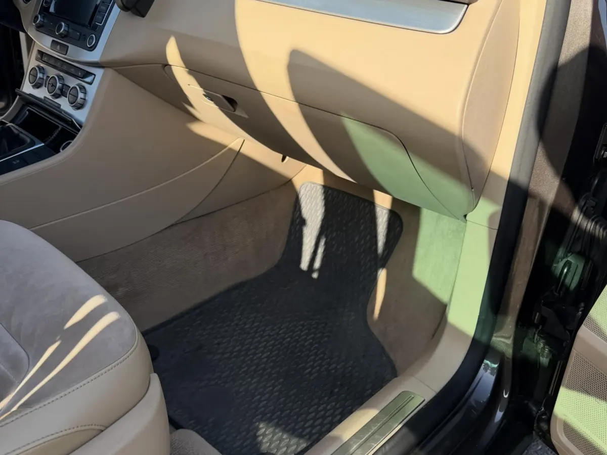 Čištění interiéru Volkswagen Passat · Zárubice (okres Třebíč) (2)