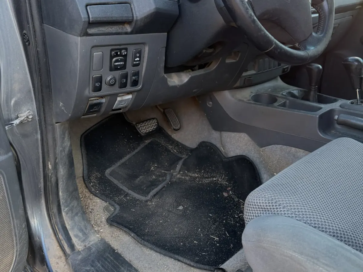 Čištění interiéru Toyota Hilux · Zárubice (okres Třebíč) (2)