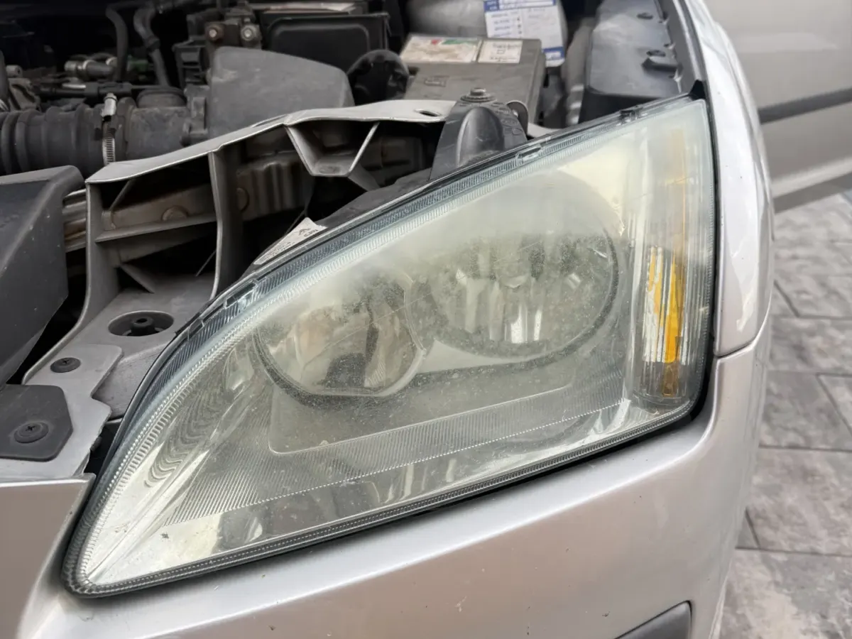 Ford Focus – Renovace světlometů · Třebíč a okolí (2)